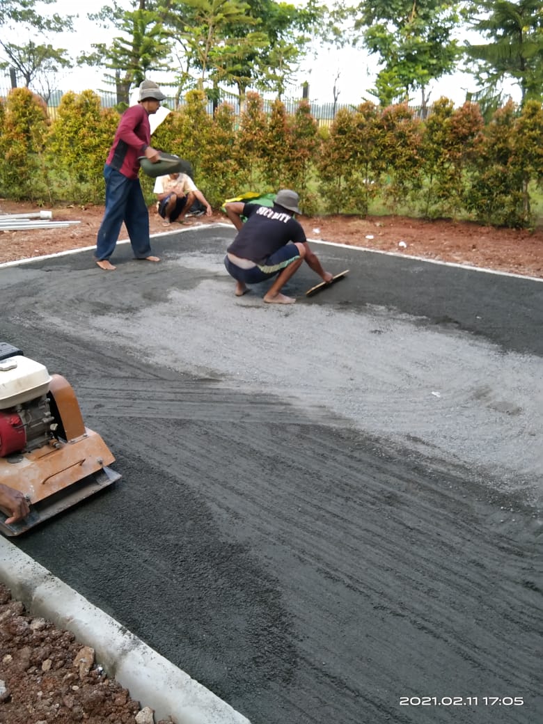persiapan lantai kerja rumput sintetis